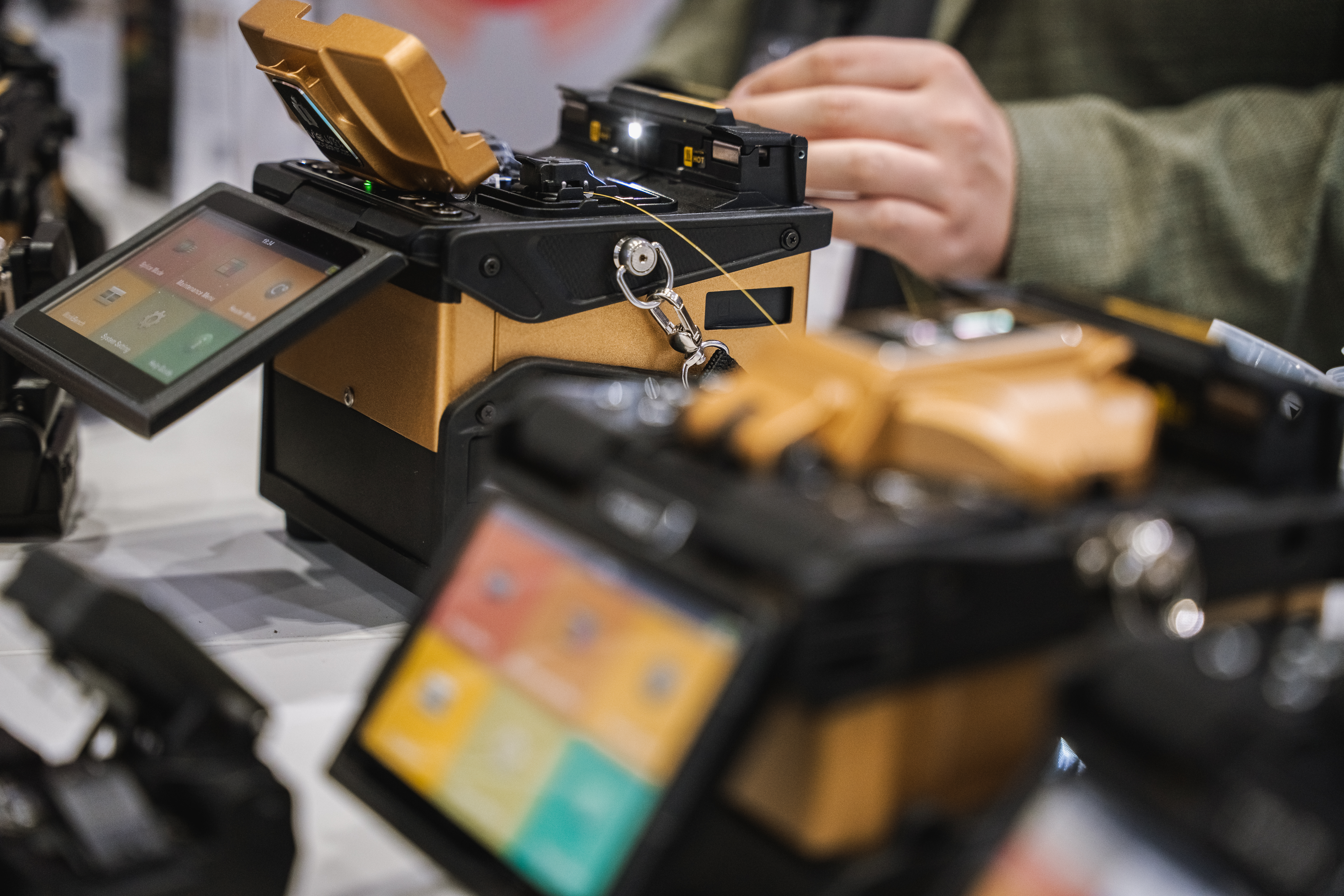 M+ Series – The World’s Fastest Fusion Splicers